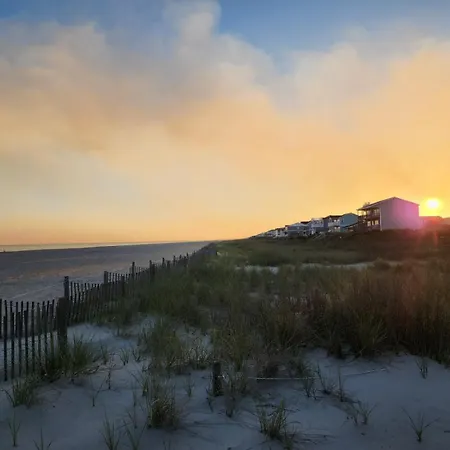 Family & Pet Friendly Beach Home-Private Beach Access